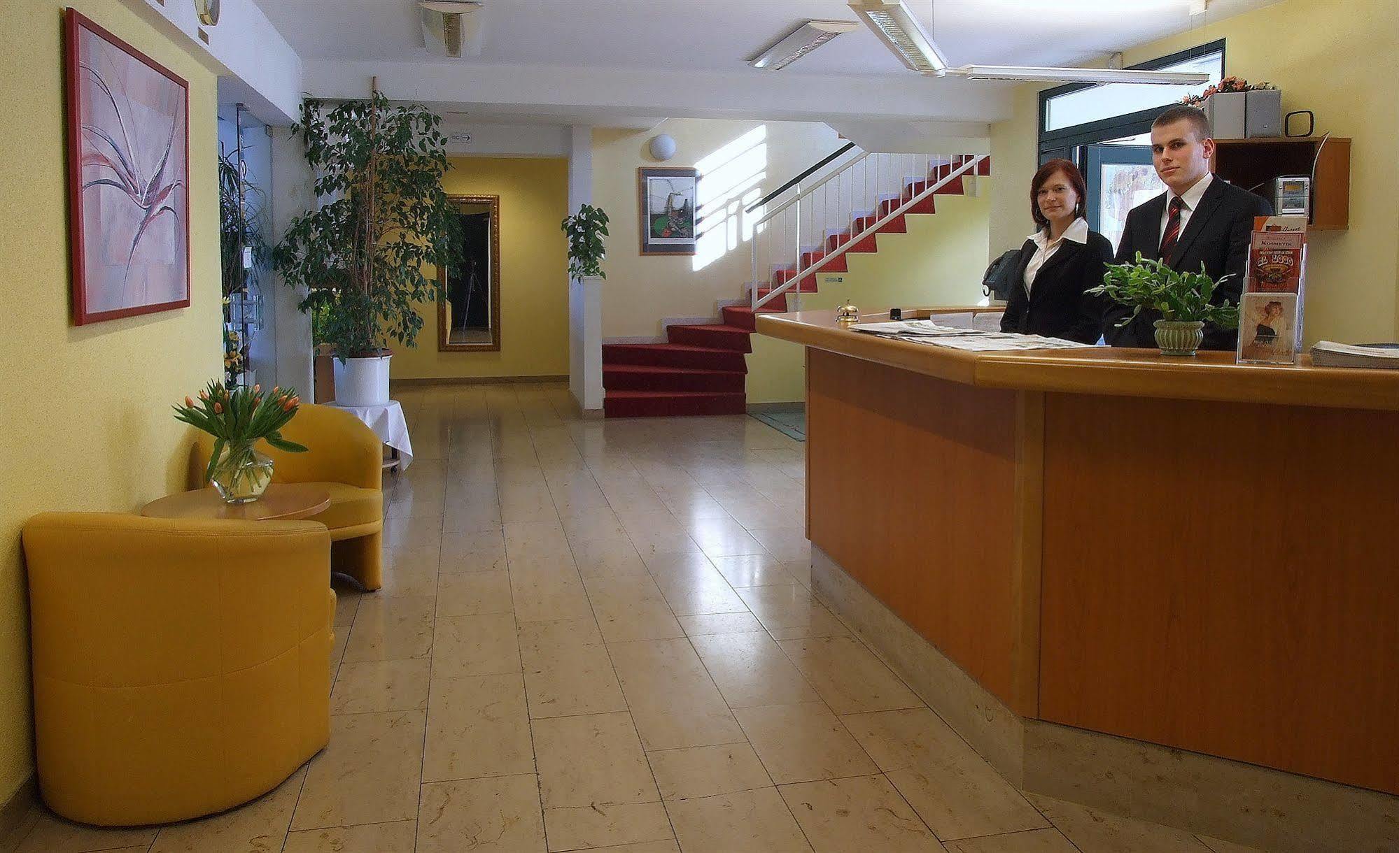 Hotel Kubrat An Der Spree Berlin Luaran gambar